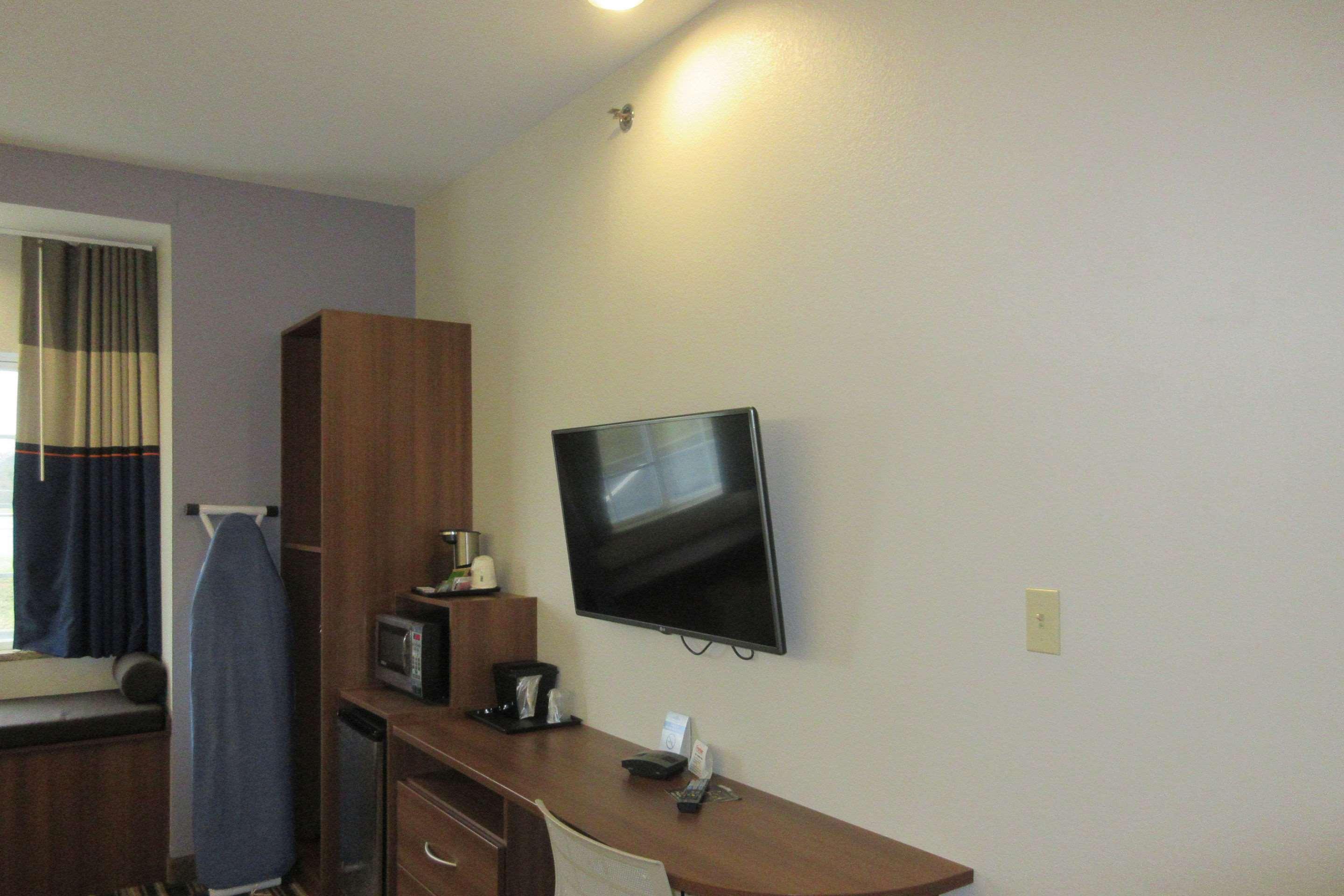 Quality Inn & Suites Caldwell I-77 Экстерьер фото