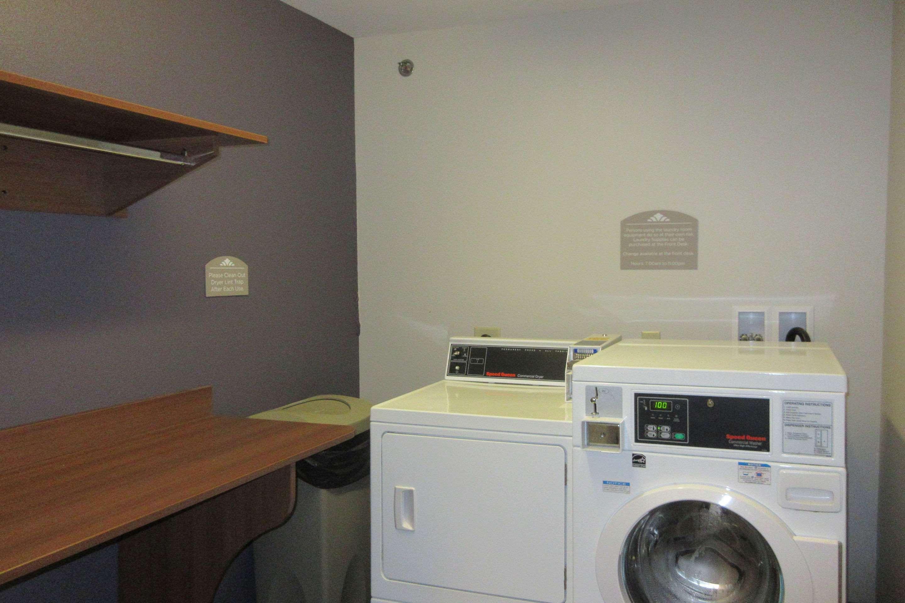 Quality Inn & Suites Caldwell I-77 Экстерьер фото