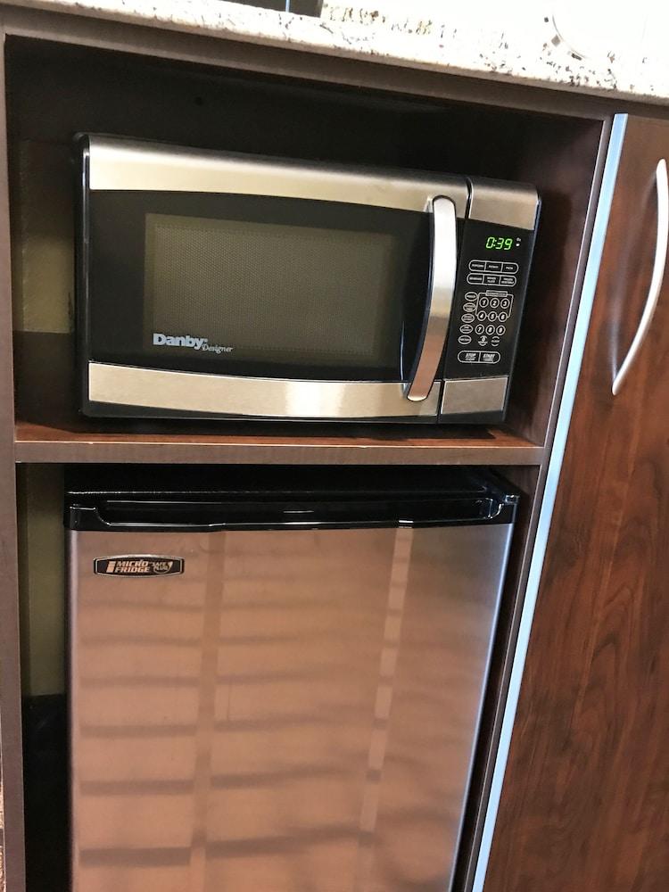 Quality Inn & Suites Caldwell I-77 Экстерьер фото