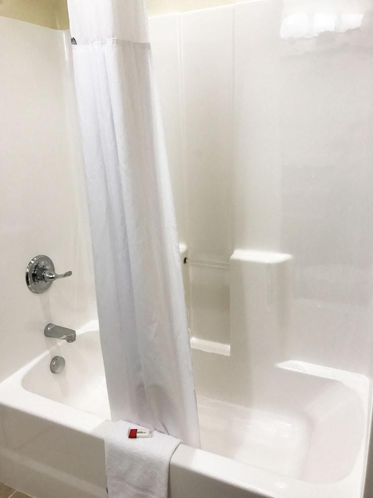 Quality Inn & Suites Caldwell I-77 Экстерьер фото