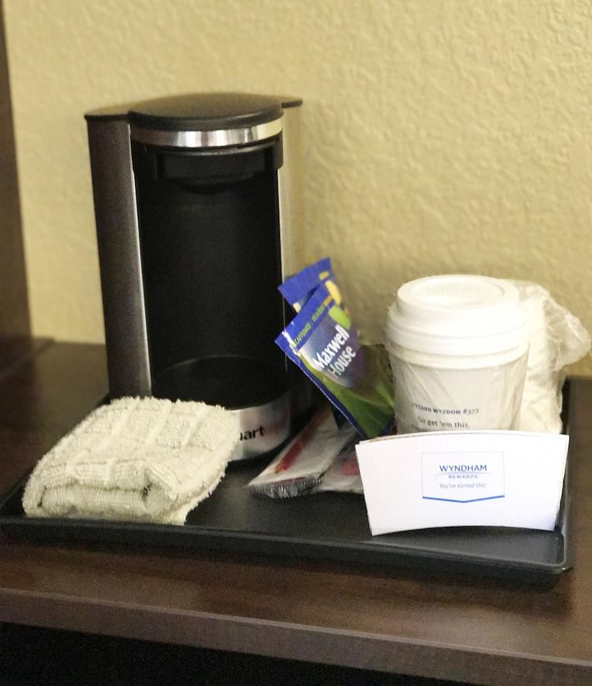 Quality Inn & Suites Caldwell I-77 Экстерьер фото